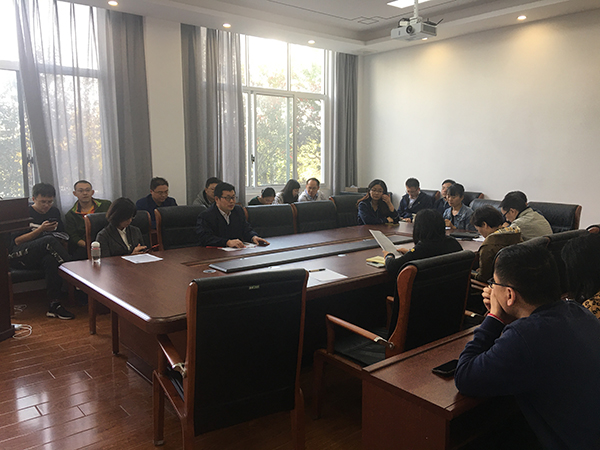 1一支部会议现场.jpg 1一支部会议现场.jpg